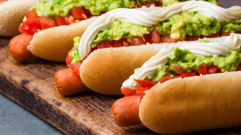 Χιλής Completo Hot Dogs