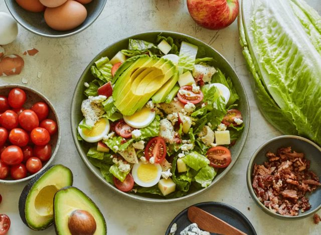 Honeygrow και Cobb Salad 