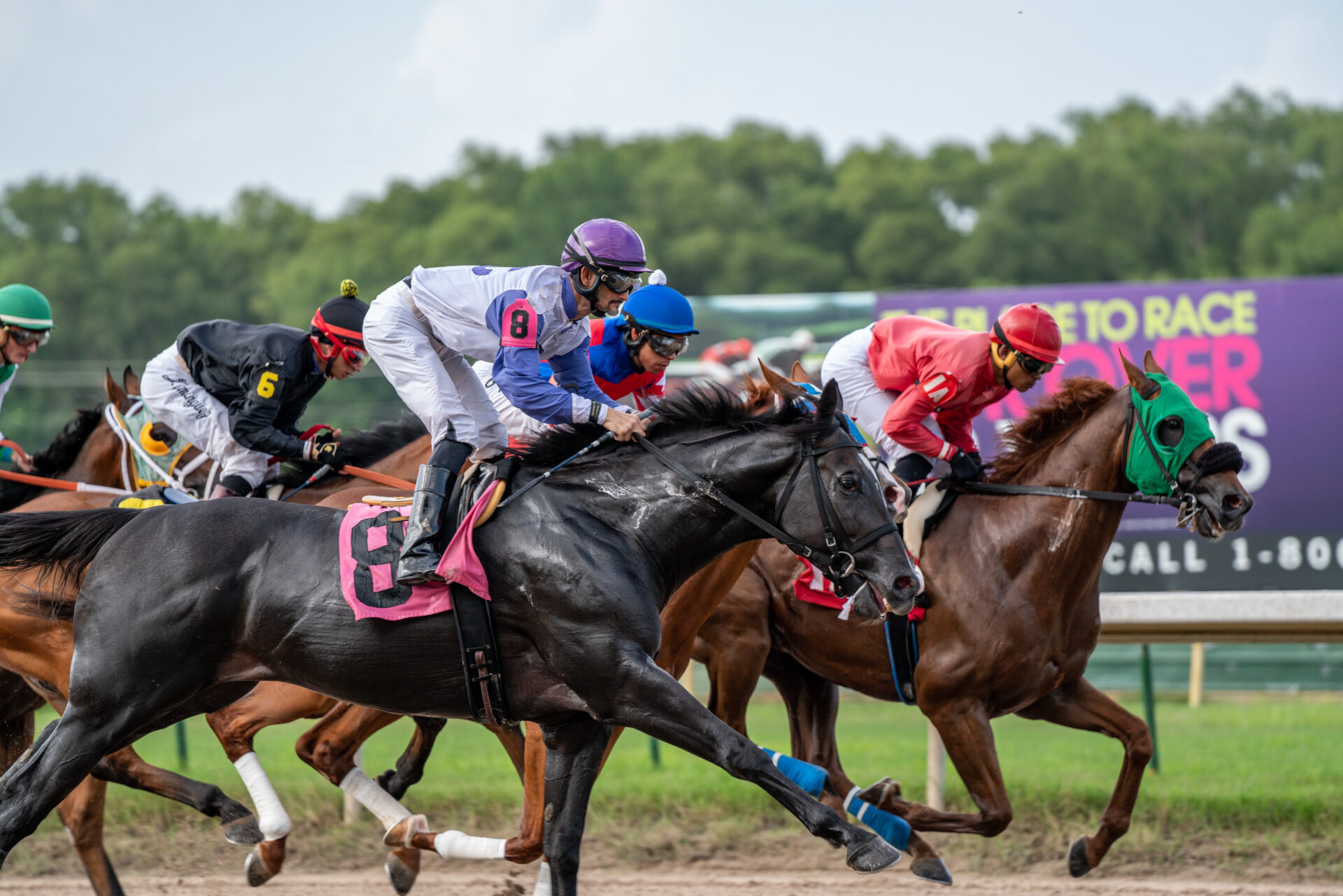 Jockeys Racing Horses στο Louisiana Downs, που βρίσκεται στο Shreveport-Bossier, Λουιζιάνα.